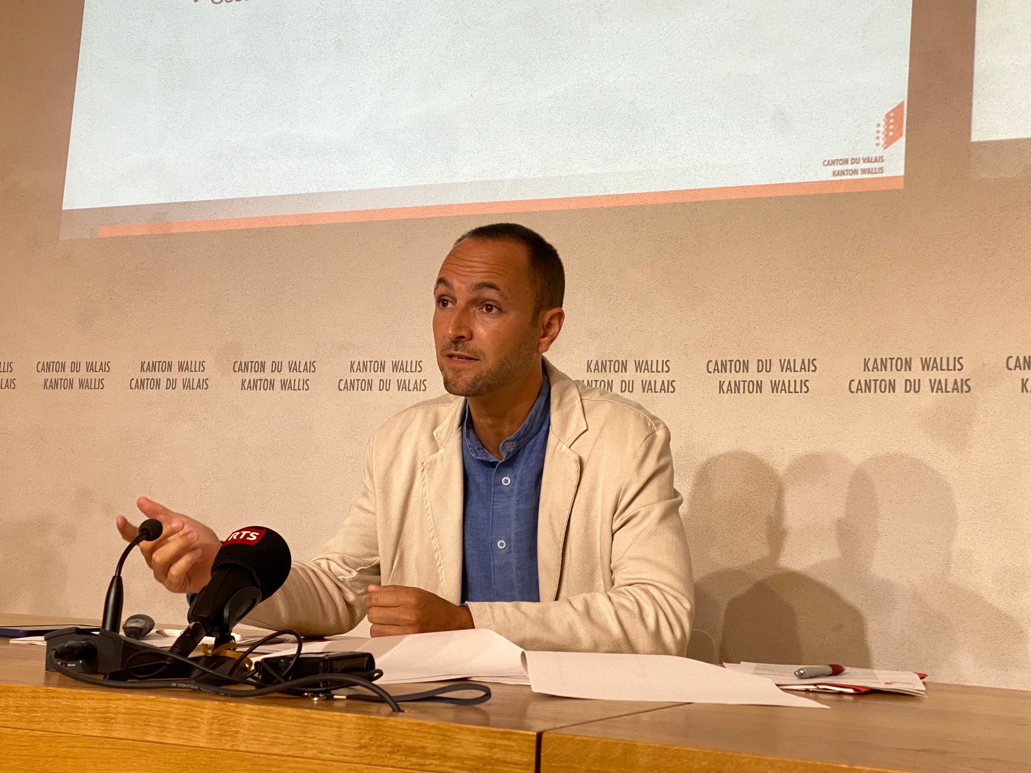 Mathias Reynard tire son "bilan des 100 jours"